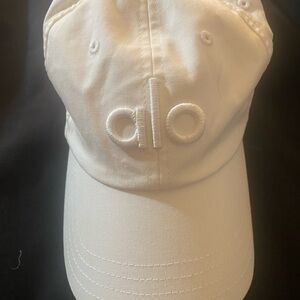 ALO Yoga Light Gray Cap
